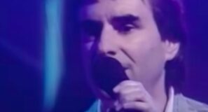 Chris de Burgh - The Lady In Red - Official Music Video