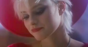 'Til Tuesday - Voices Carry - Official Music Video